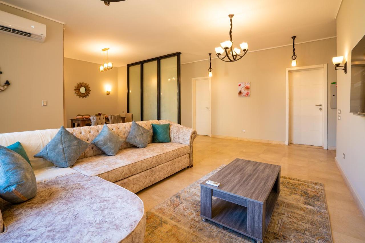 The Suites Near Auc By Elegant Kairo Exterior foto