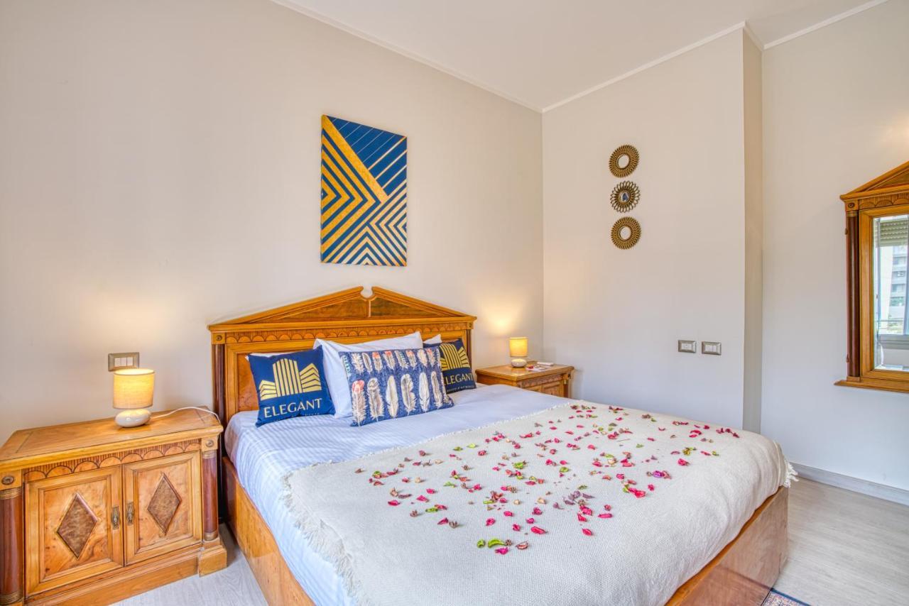 The Suites Near Auc By Elegant Kairo Exterior foto