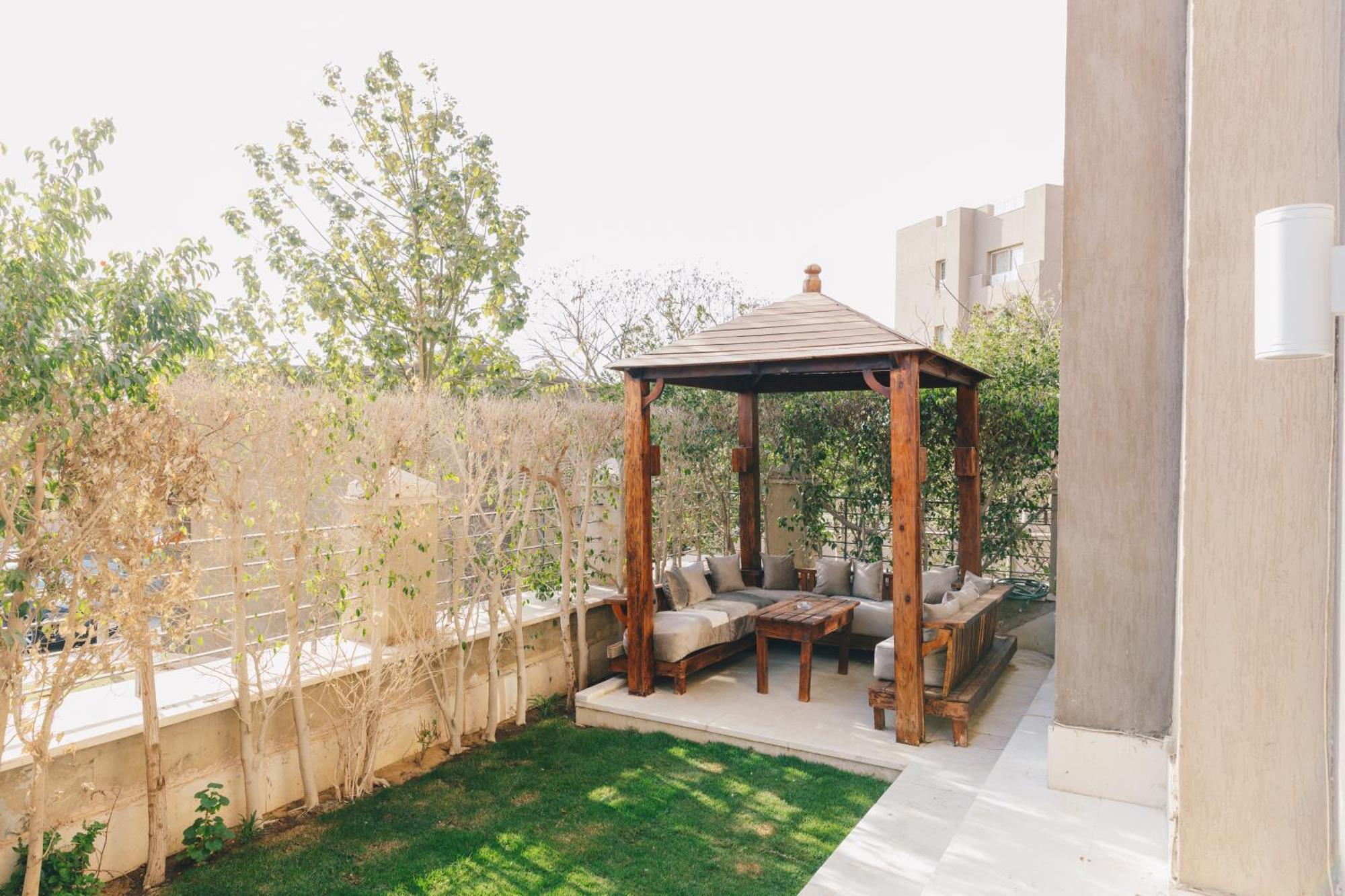 The Suites Near Auc By Elegant Kairo Exterior foto