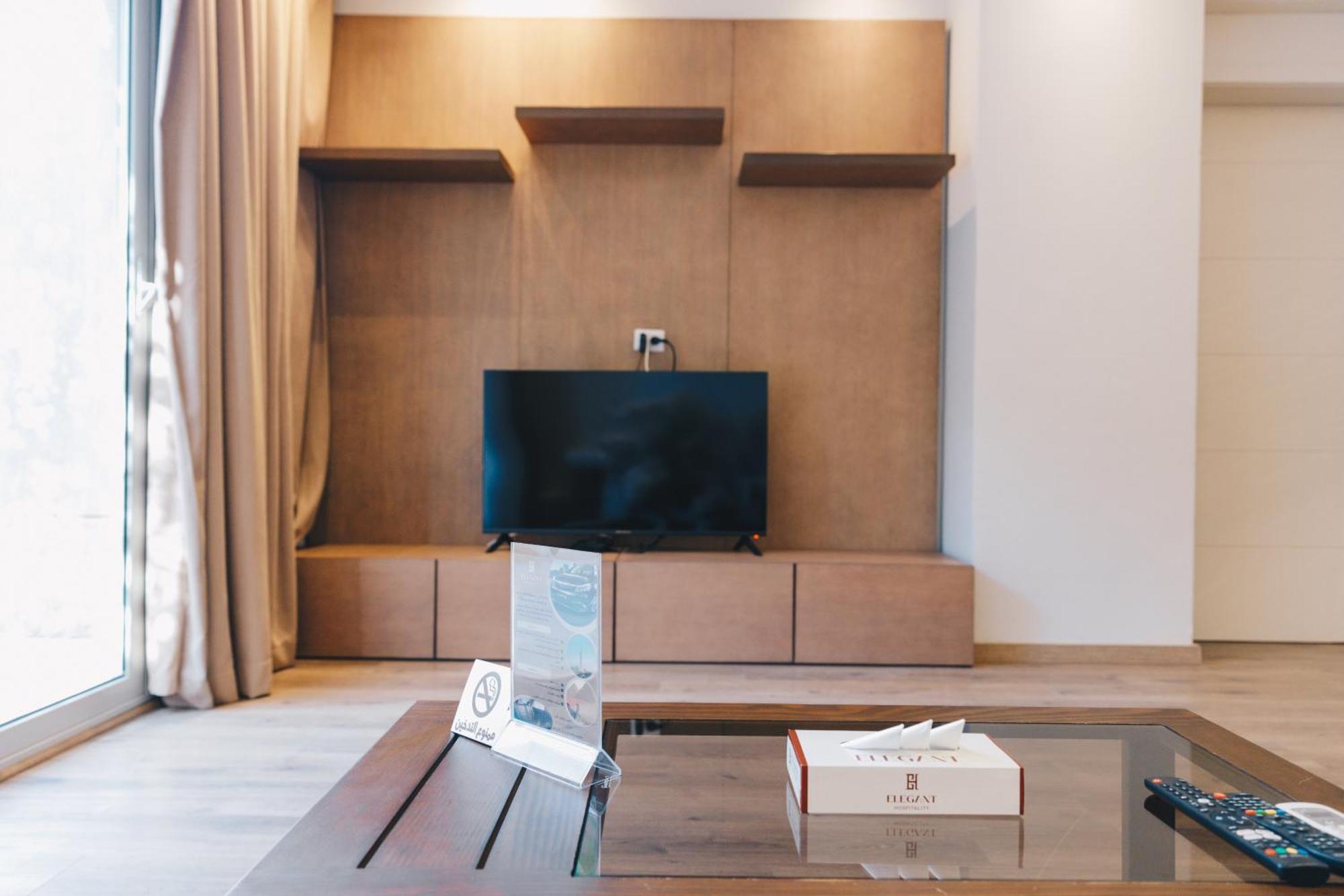 The Suites Near Auc By Elegant Kairo Exterior foto