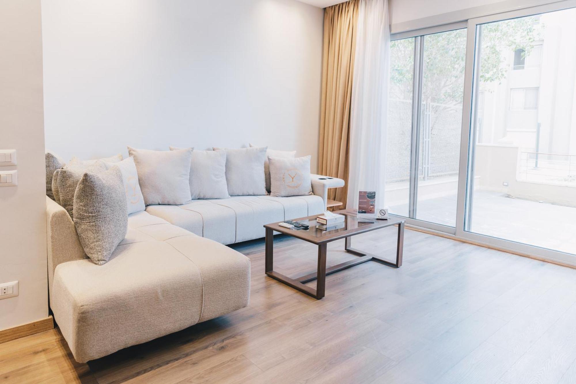 The Suites Near Auc By Elegant Kairo Exterior foto
