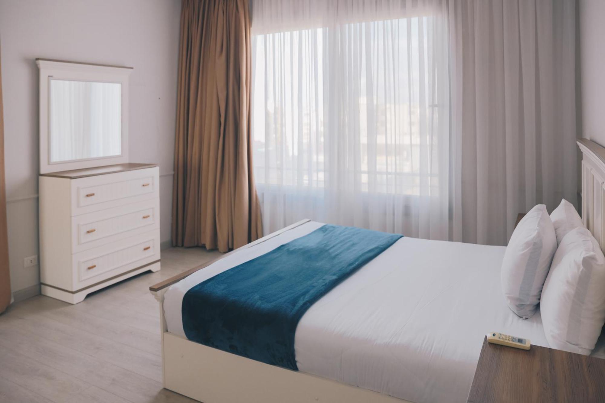 The Suites Near Auc By Elegant Kairo Exterior foto